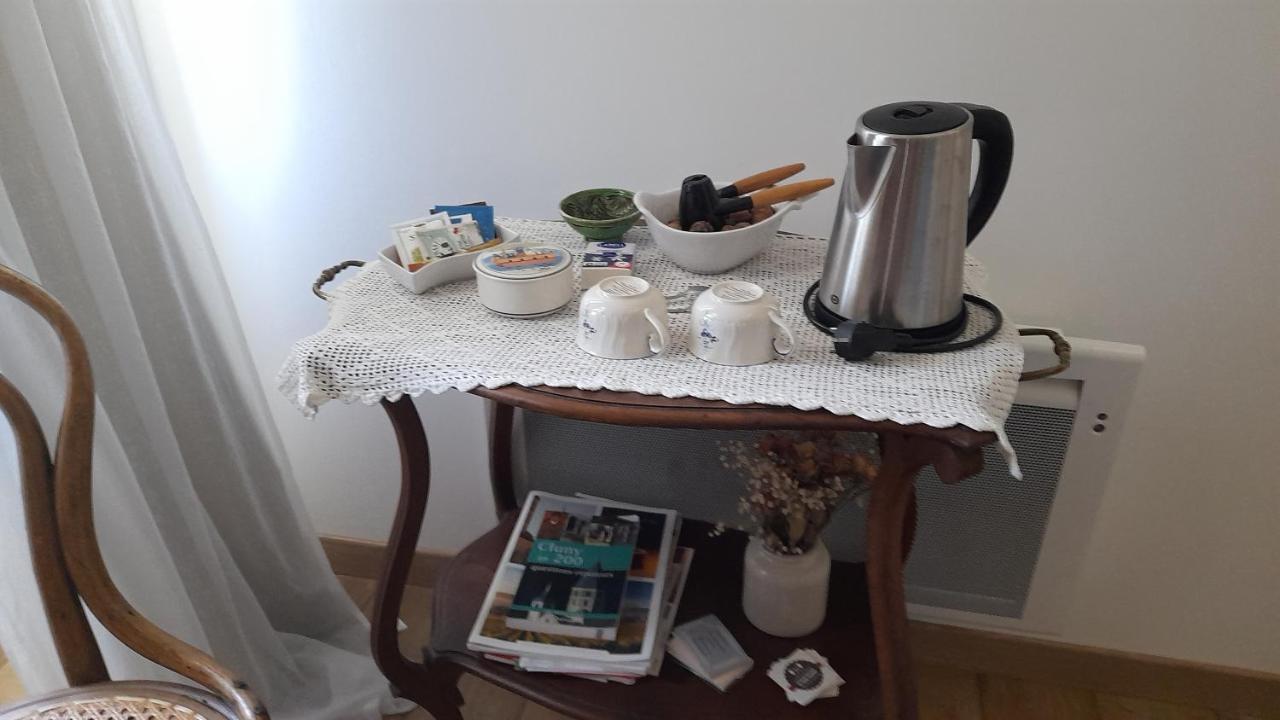 Bed and Breakfast La Charme Jalogny Exterior foto