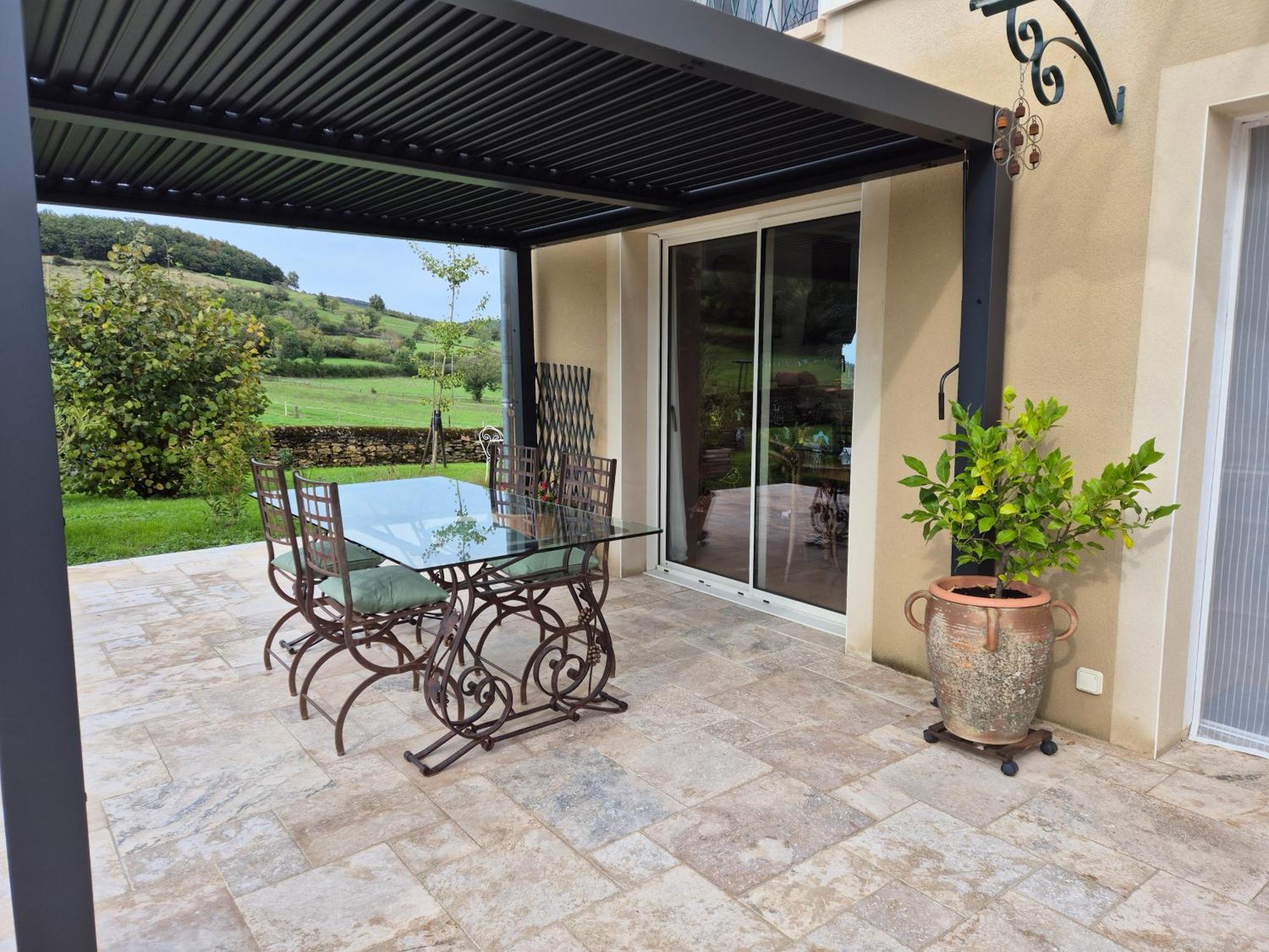 Bed and Breakfast La Charme Jalogny Exterior foto